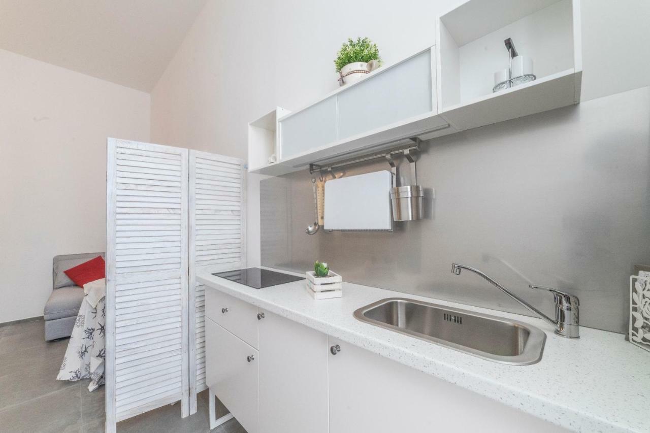 Incentro Hotel Галиполи Екстериор снимка