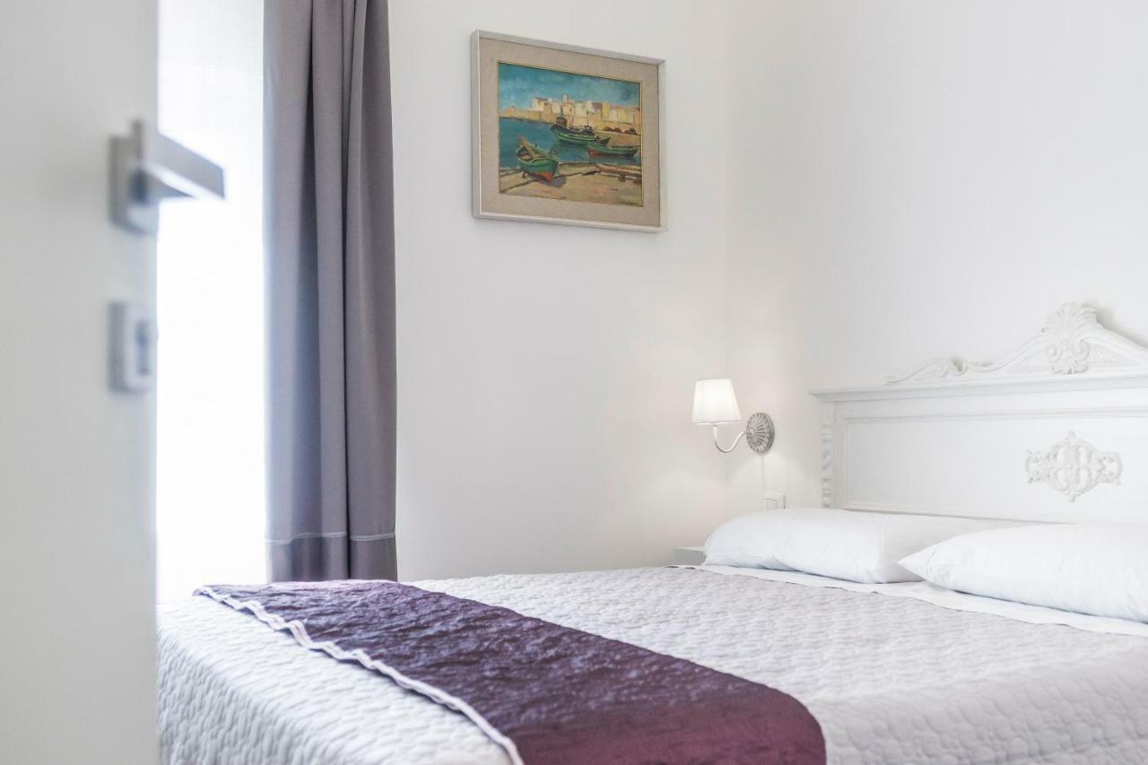 Incentro Hotel Галиполи Екстериор снимка