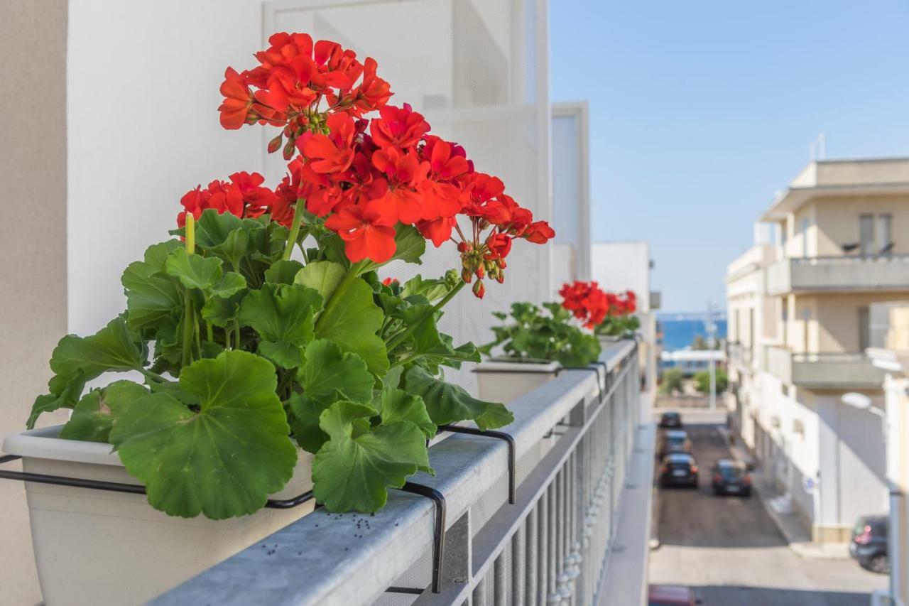 Incentro Hotel Галиполи Екстериор снимка