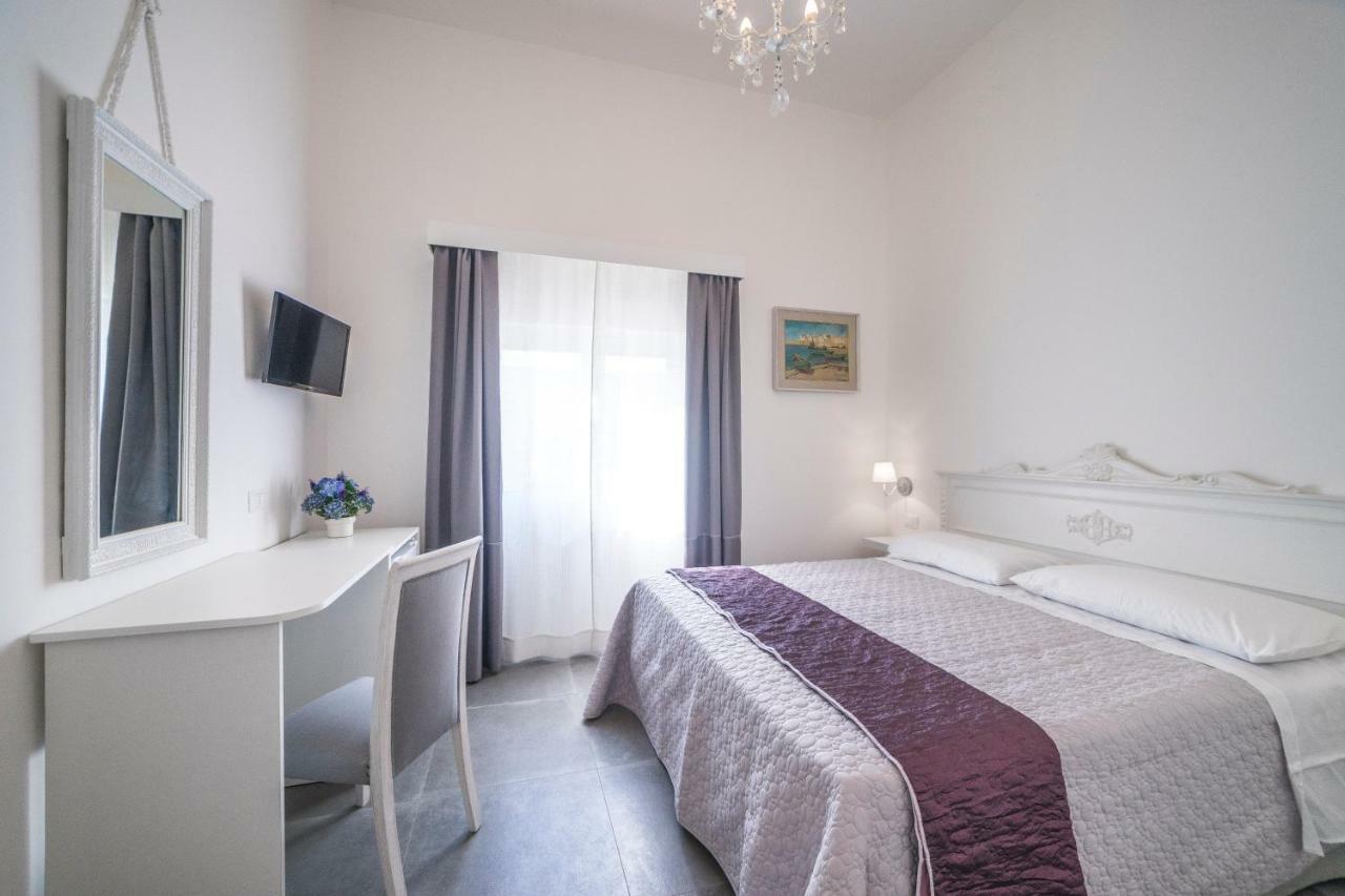 Incentro Hotel Галиполи Екстериор снимка