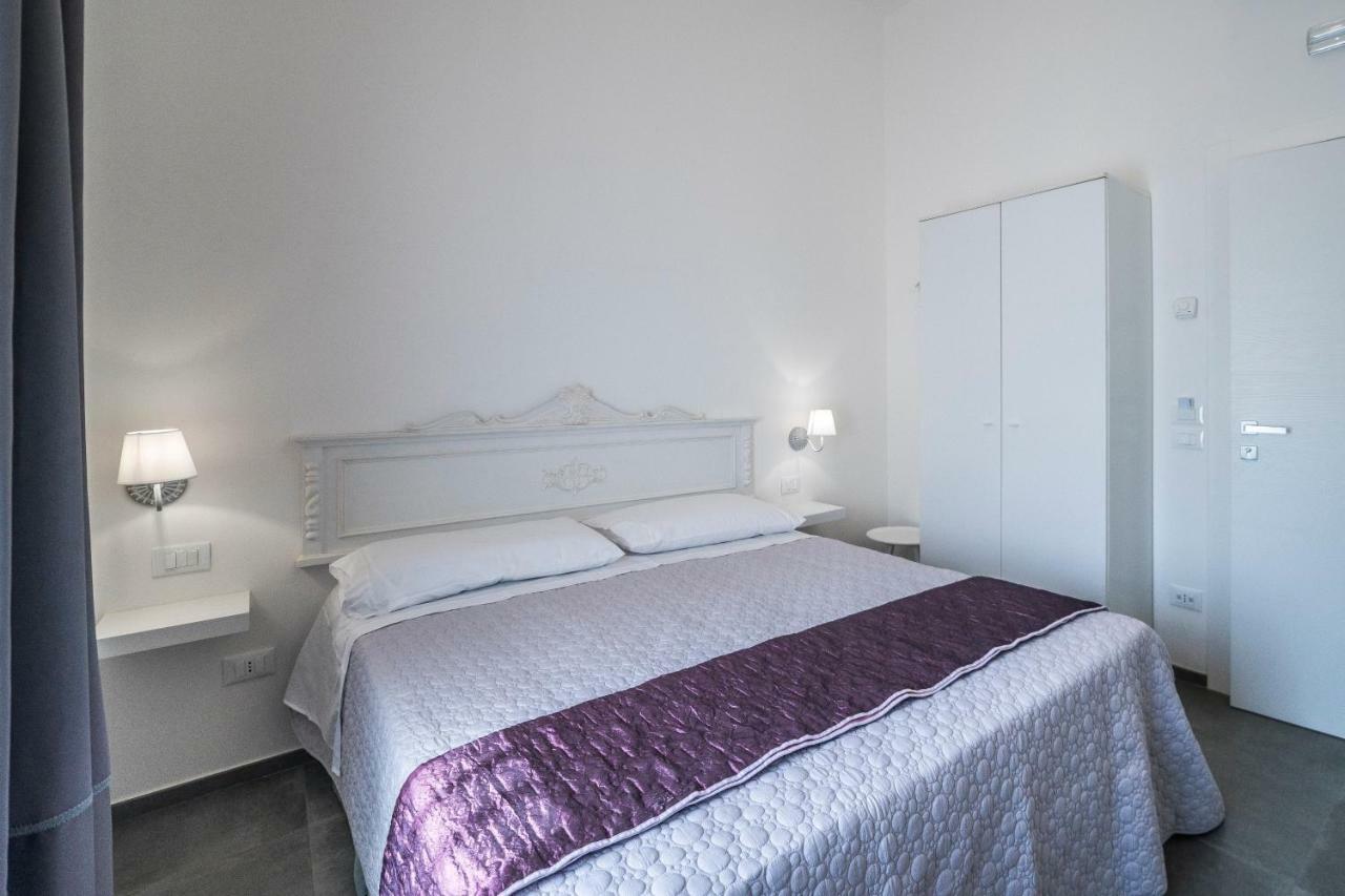 Incentro Hotel Галиполи Екстериор снимка