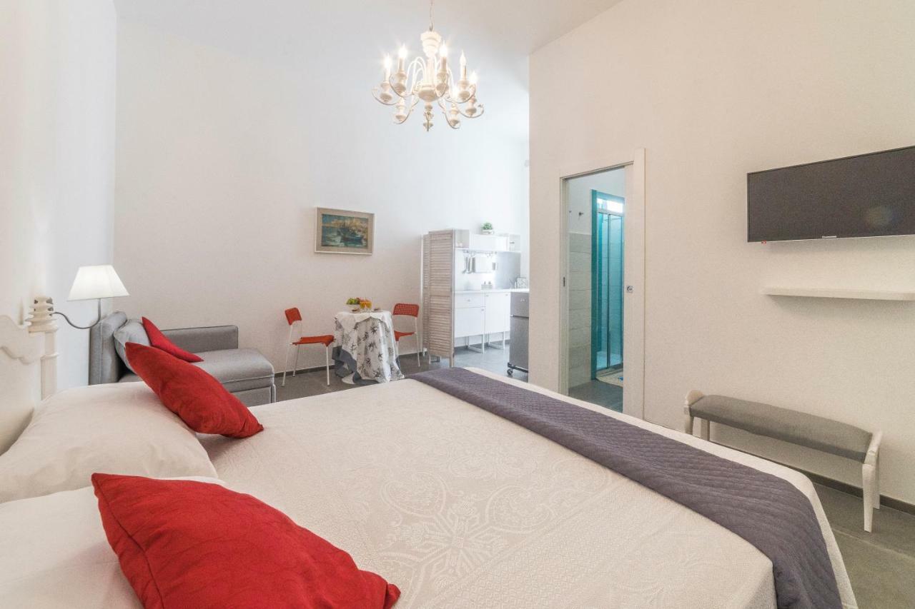 Incentro Hotel Галиполи Екстериор снимка