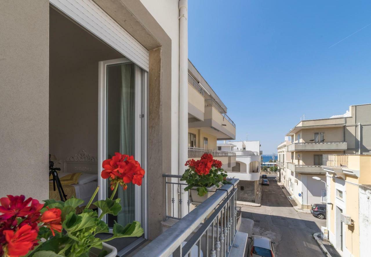 Incentro Hotel Галиполи Екстериор снимка