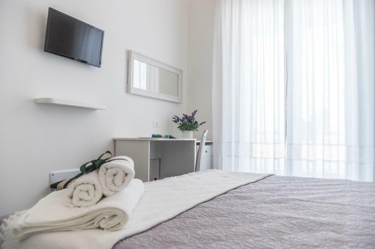 Incentro Hotel Галиполи Екстериор снимка