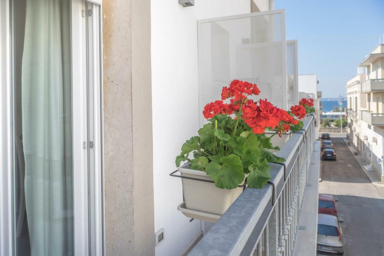 Incentro Hotel Галиполи Екстериор снимка