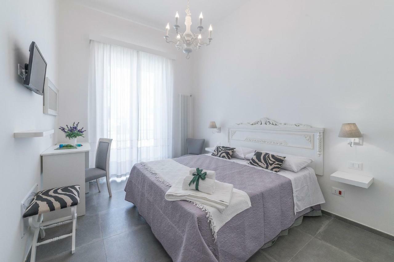 Incentro Hotel Галиполи Екстериор снимка